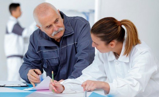 A importância e os benefícios dos cursos profissionalizantes na construção da carreira